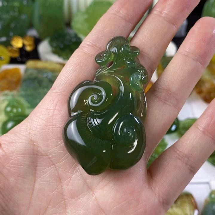 未镶嵌岫玉挂件吊坠