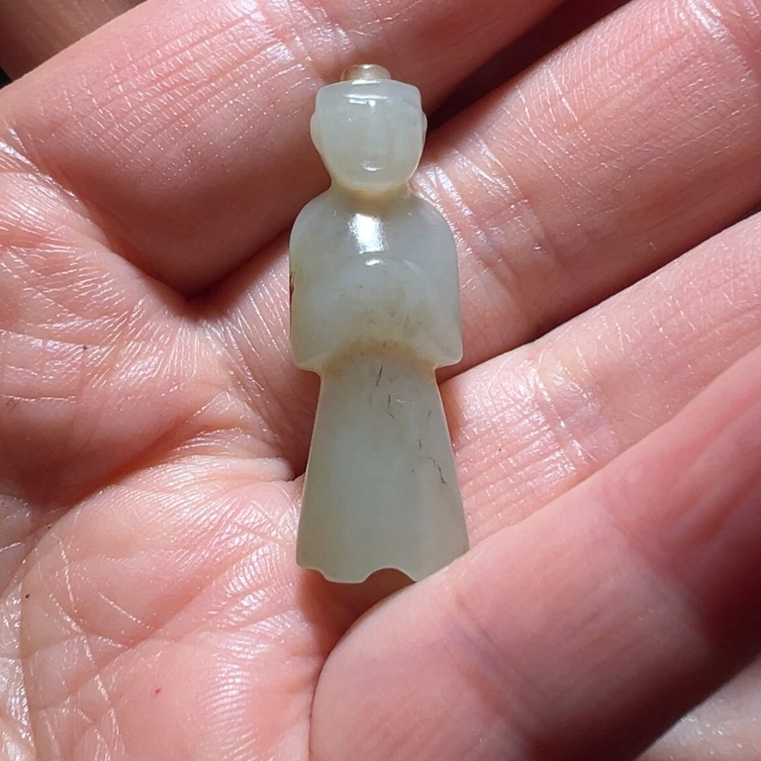 如***形和田玉未镶嵌颈饰