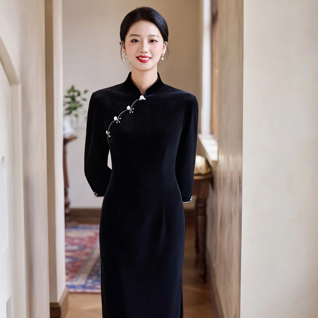 旗袍2025新款丝绒秋冬黑色简约高端大气上档次妈妈装长款修身显瘦