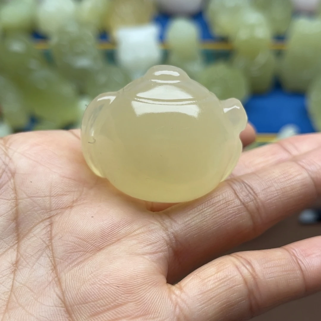 软***柳玉天然桌面小摆件