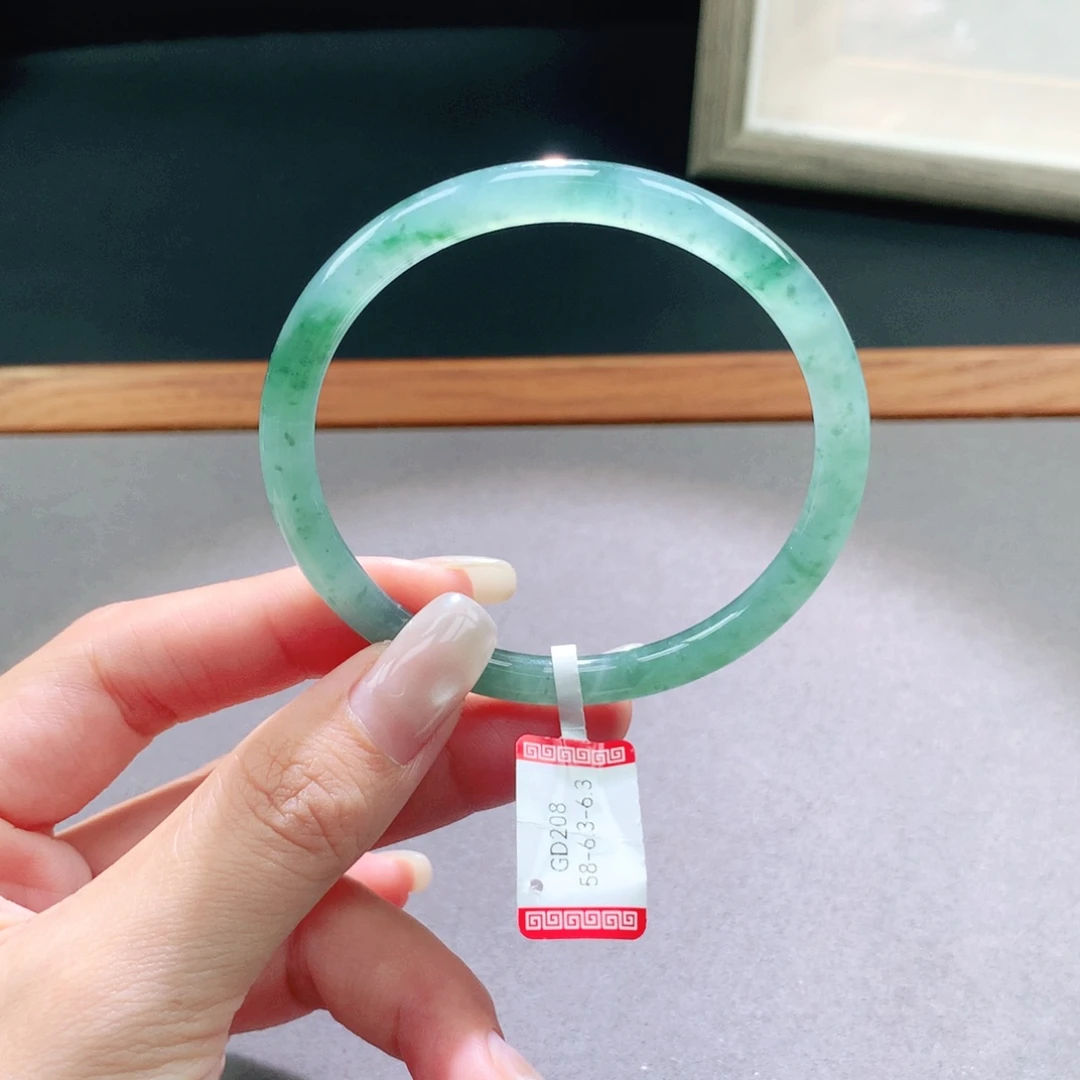 未镶嵌手镯翡翠天然