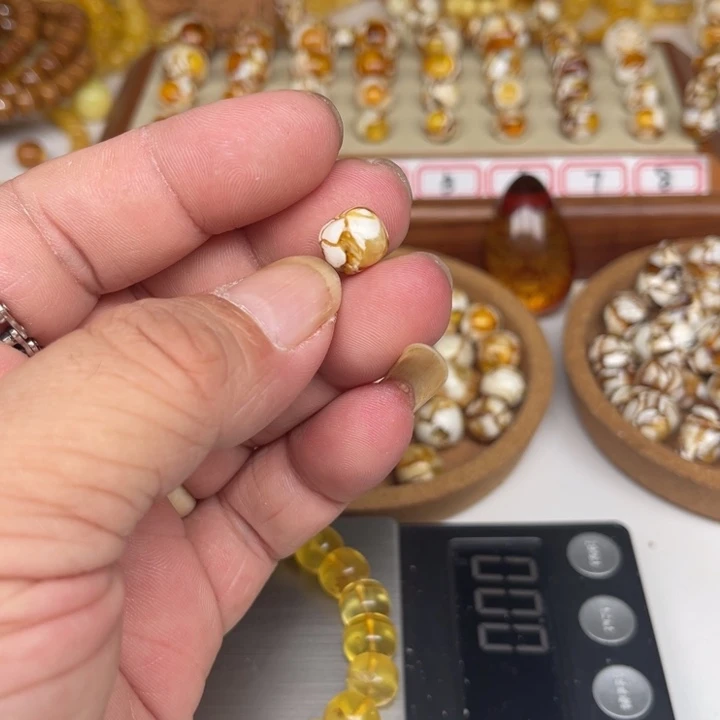 琥珀裸石未镶嵌小**！77号