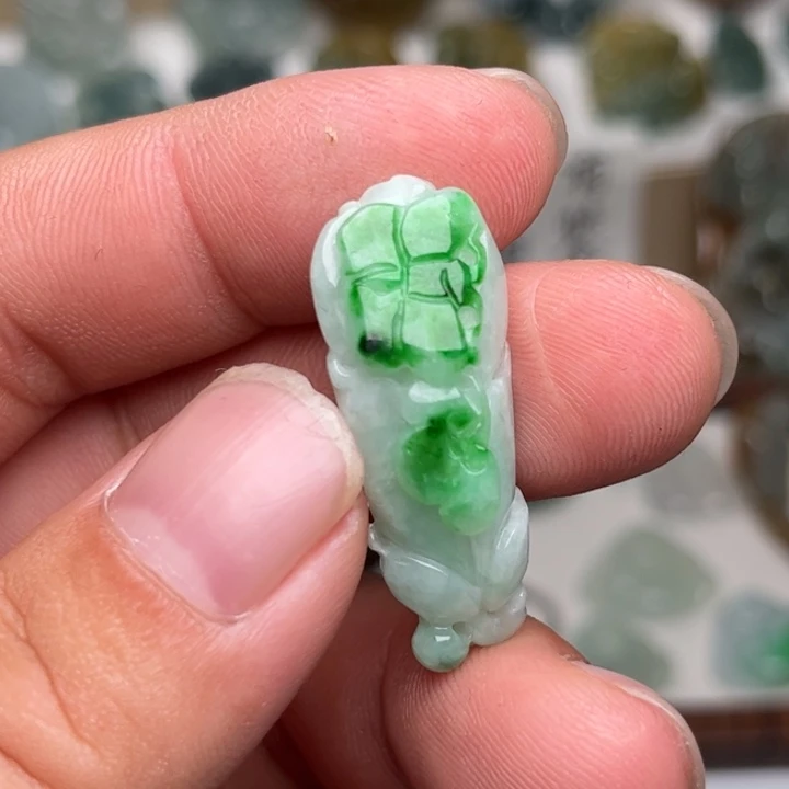 颈饰未镶嵌翡翠玉兰花