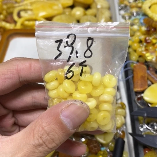 未镶嵌蜜蜡裸石多样性发货6个