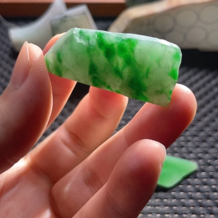 定制翡翠未镶嵌翡翠