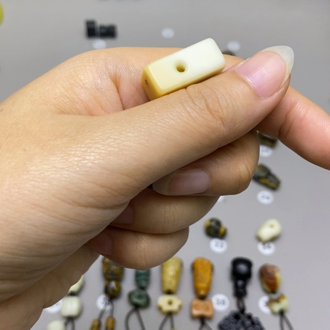 *****蛇纹石玉未镶嵌配饰