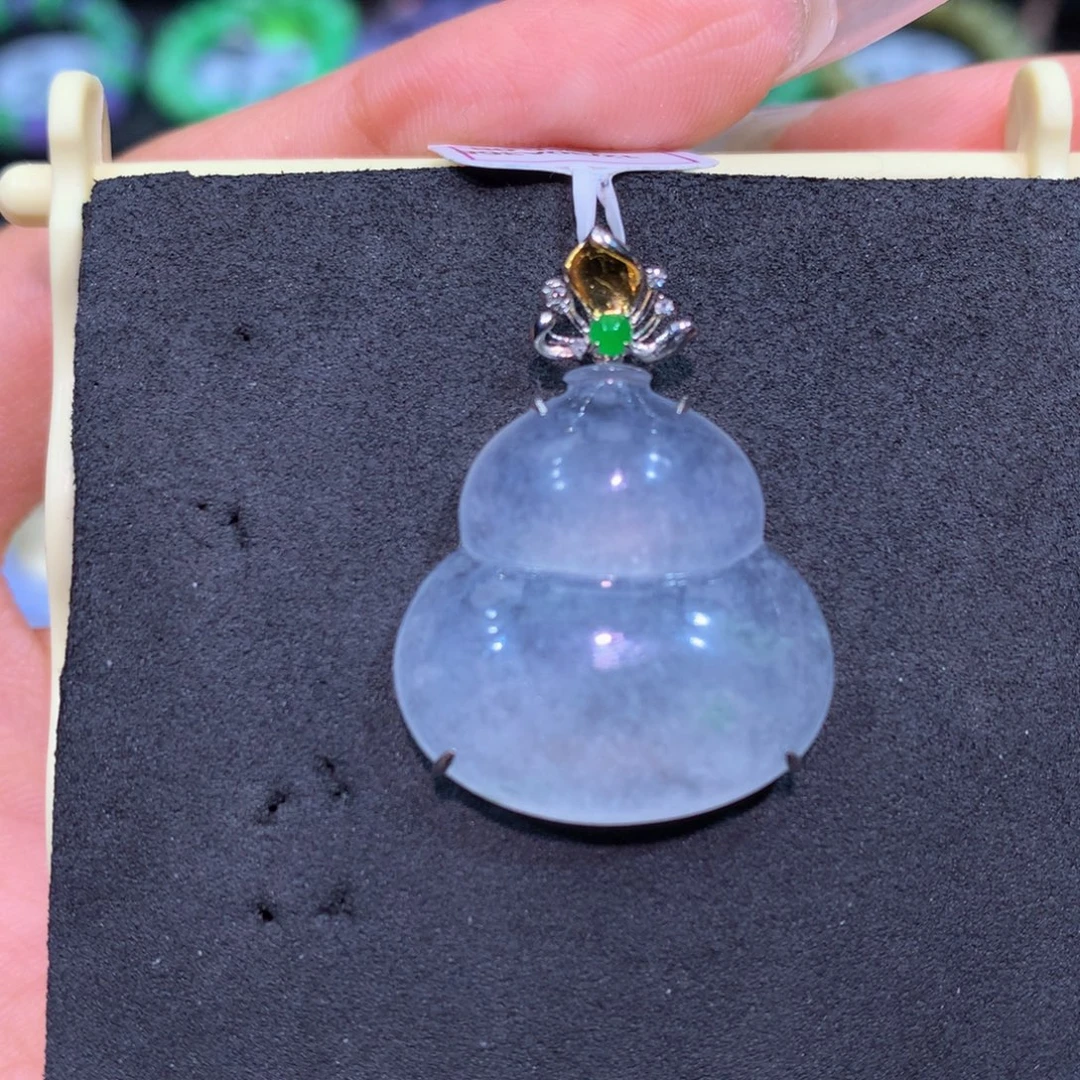 翡翠18K金镶嵌颈饰翡翠