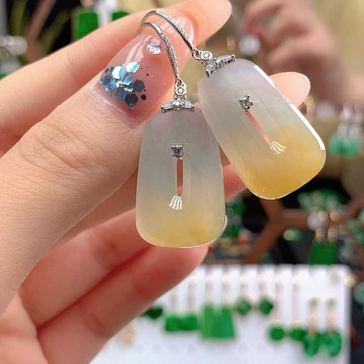 翡翠18K金镶嵌耳饰耳饰