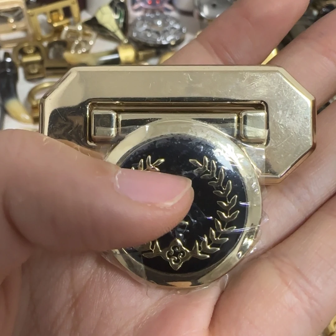 金色折锁15元2个.