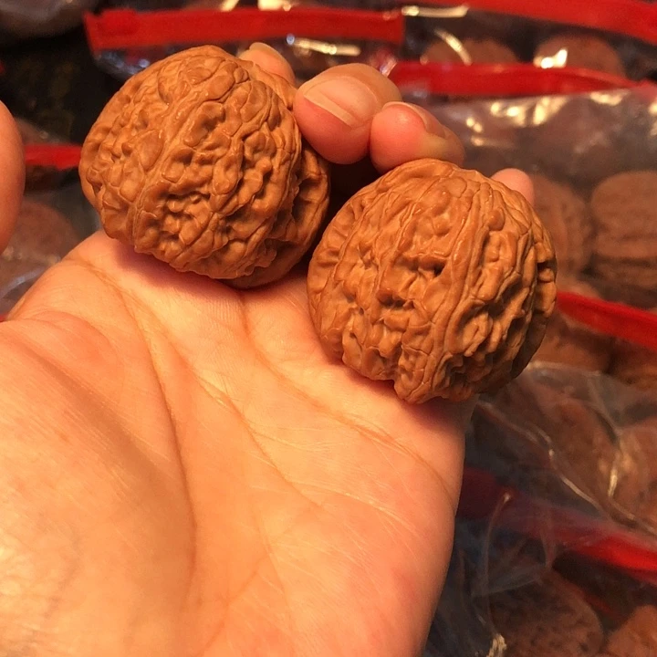 C***k文玩核桃吊坠白狮子39