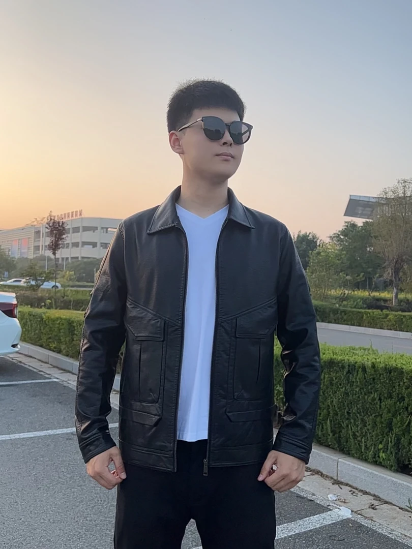 春秋季爆款男士翻领皮夹克黑色休闲时尚百搭修身款式上衣外套926