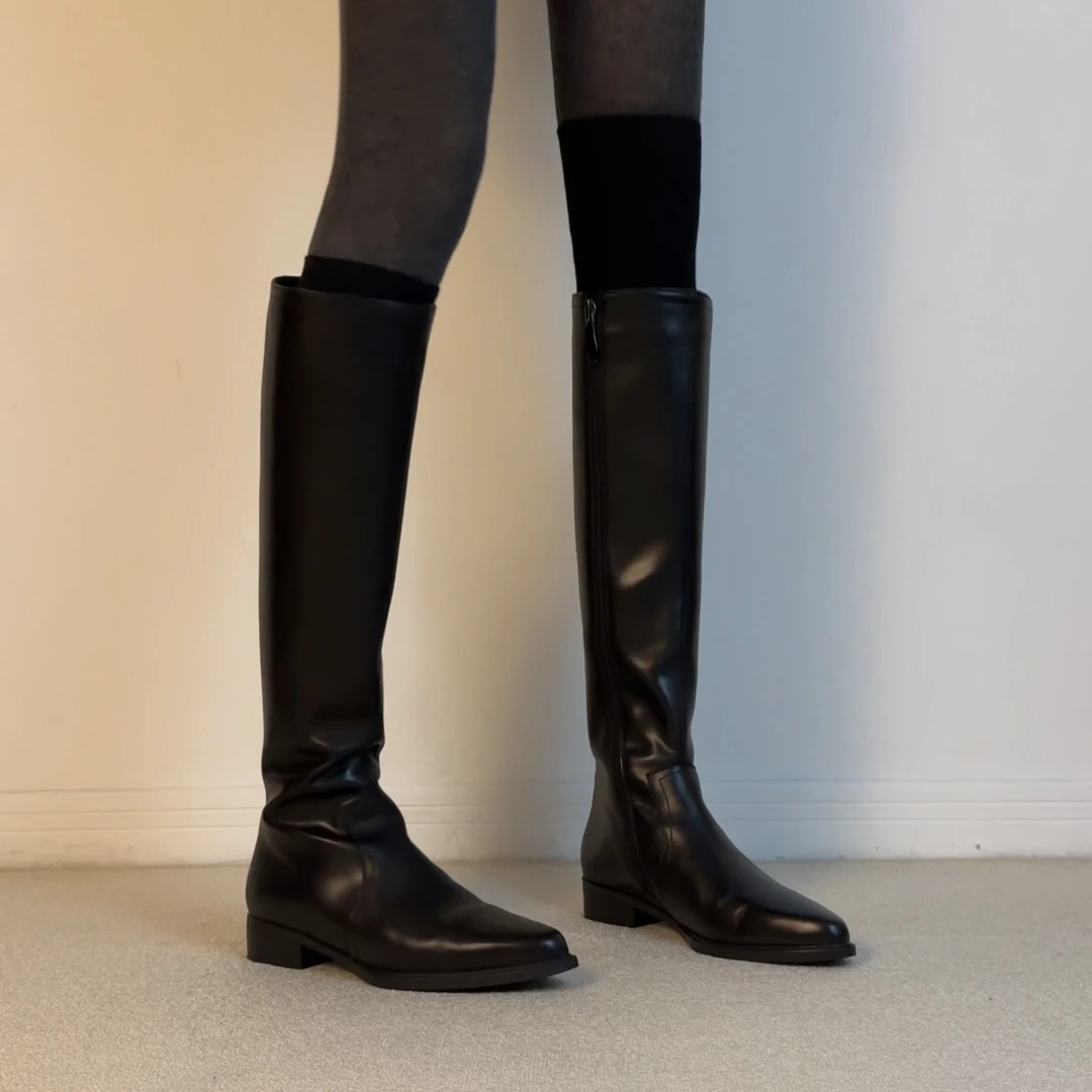 六也「极简骑士」时尚气质真皮尖头低跟拼接不过膝显瘦长靴 L1193