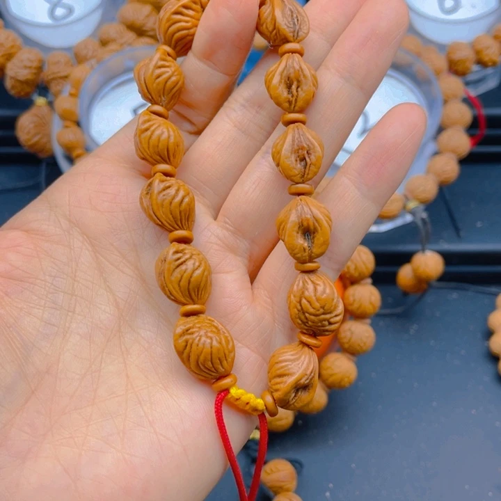 鲸***落桃核吊坠见健健康康平平安安6