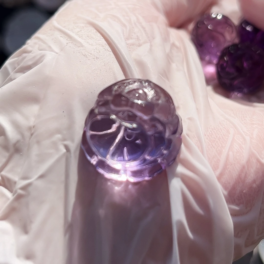 未镶嵌颈饰水晶?**?水晶