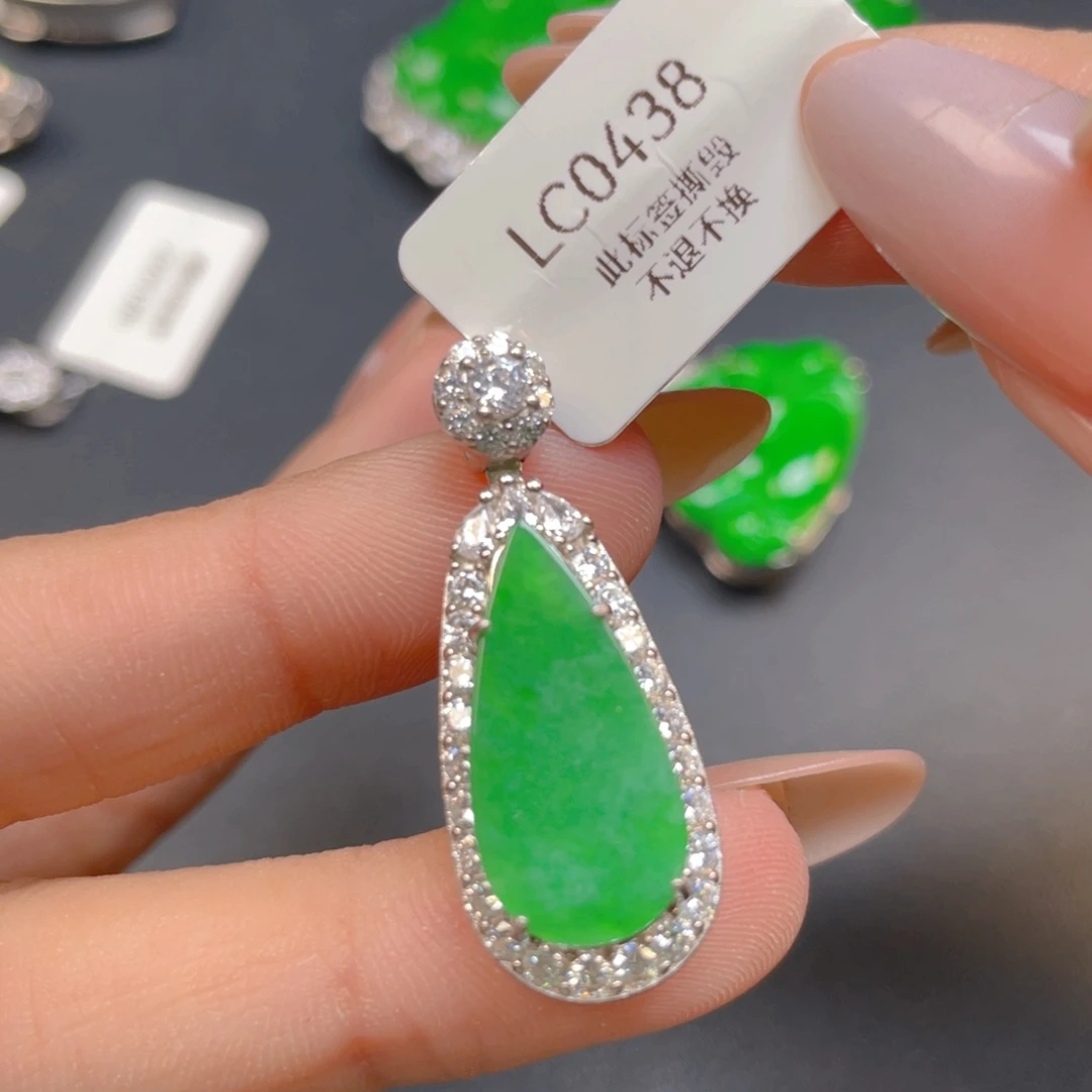 【闪购商品】颈饰银S925镶嵌翡翠翡翠