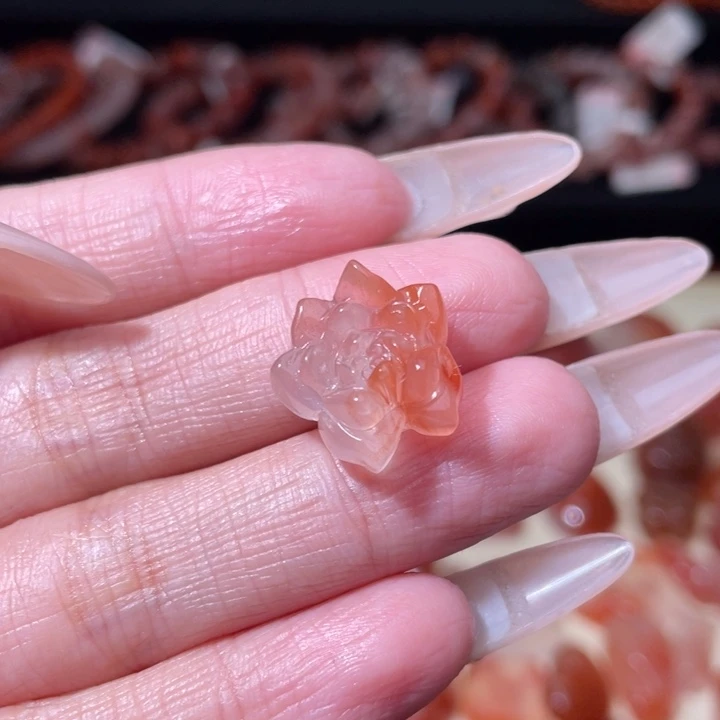 南红玛瑙冰飘配饰莲花未镶嵌621