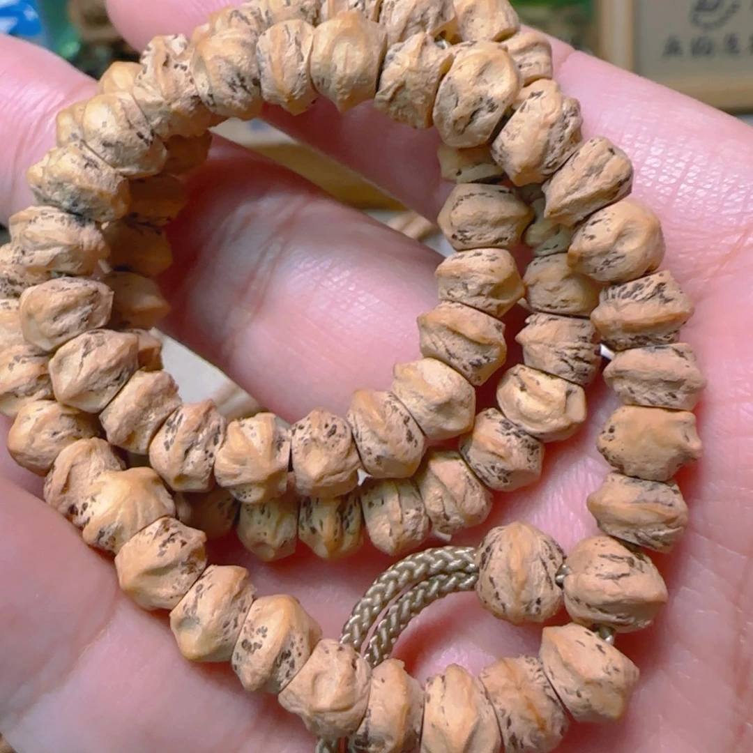 王***乐吊坠柏香籽/百香籽