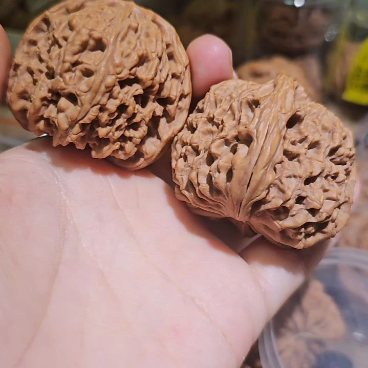 黎***霞文玩核桃吊坠46南疆