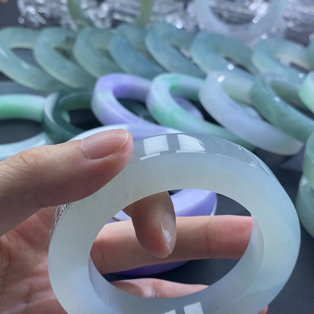 危***月定制翡翠未镶嵌翡翠