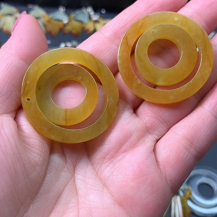 未镶嵌蛇纹石玉耳饰