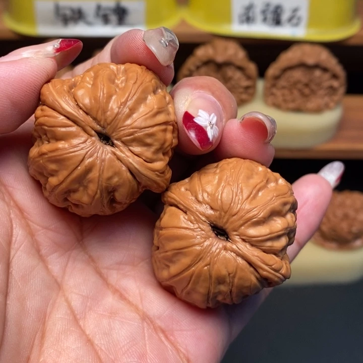 杨***杨吊坠文玩核桃38全品元宝