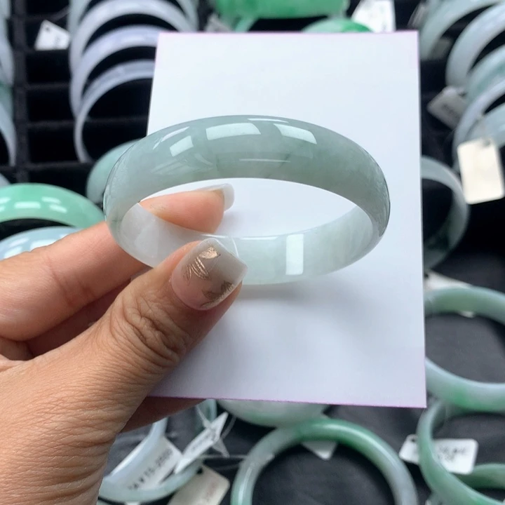 翡翠手镯未镶嵌公主50