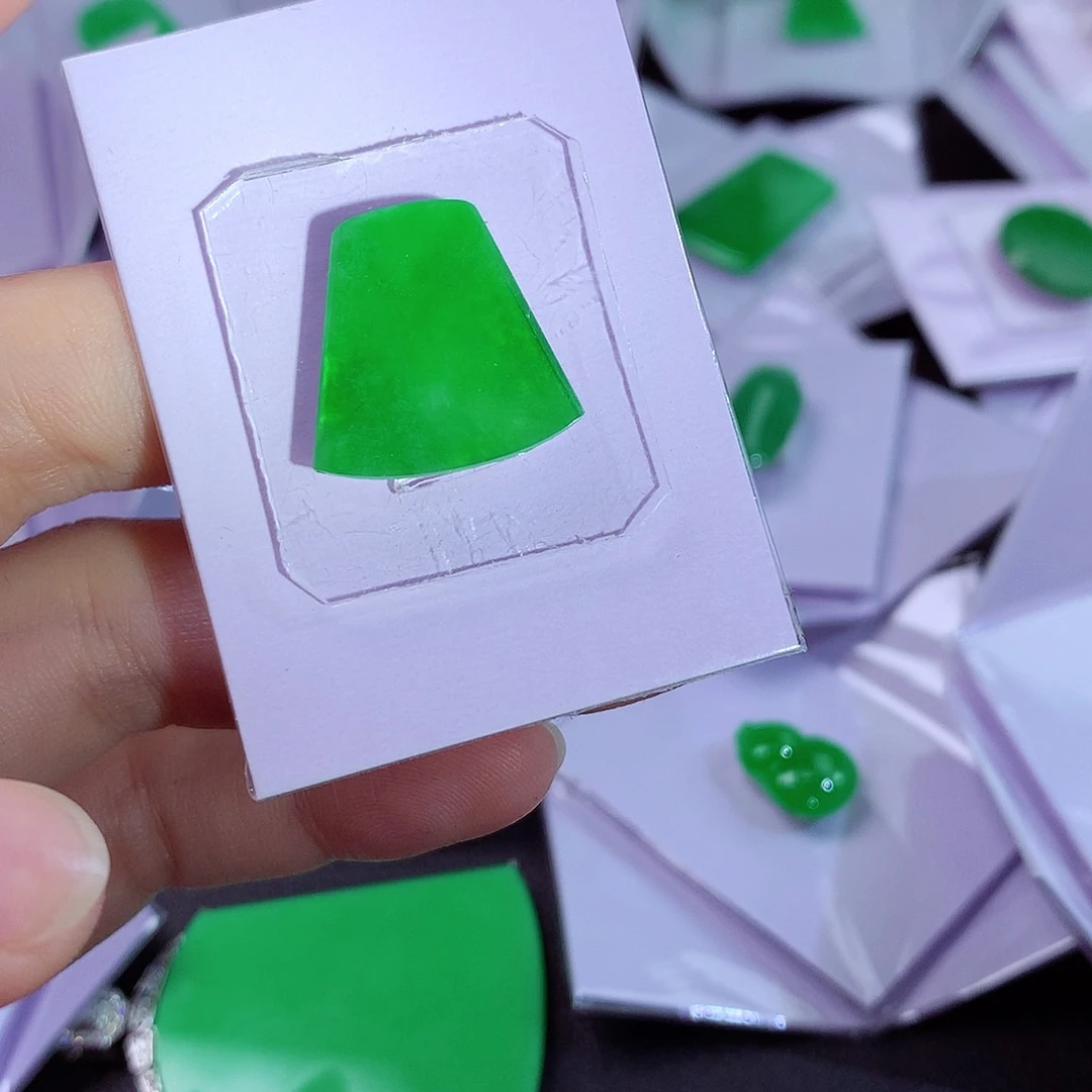 颈饰未镶嵌翡翠天然翡翠