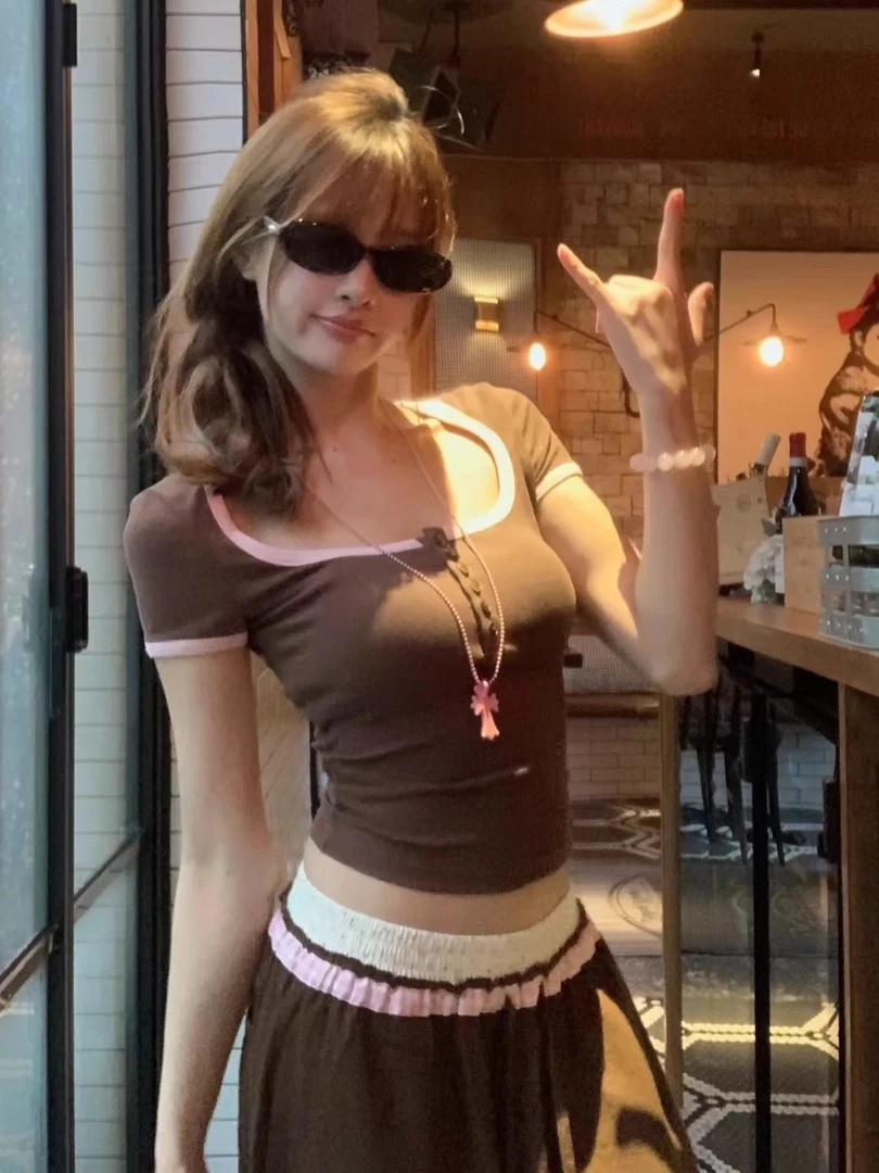 美式复古撞色方领短袖t恤女夏季纯欲辣妹风修身显瘦短款正肩上衣