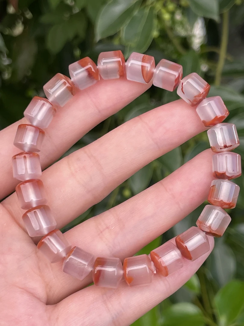 特色聚宝盆红白分明南红玛瑙直切手串尺寸9mm