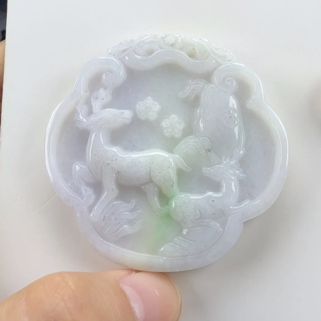翡翠挂件未镶嵌翡翠