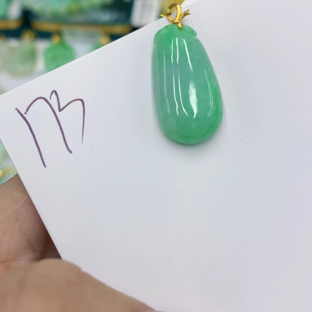 翡翠颈饰18K金镶嵌翡翠