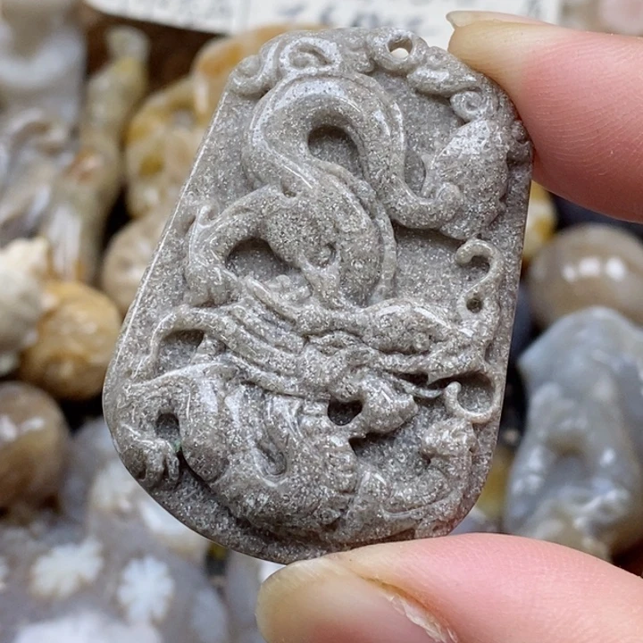 颈饰未镶嵌硅化珊瑚（珊瑚玉）有瑕 小