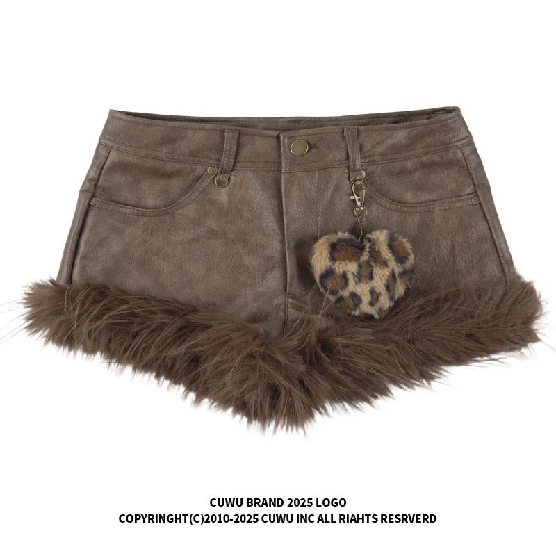 cuwu美拉德辣妹毛毛拼接棕色PU皮短裤女秋冬季性感低腰显瘦热裤