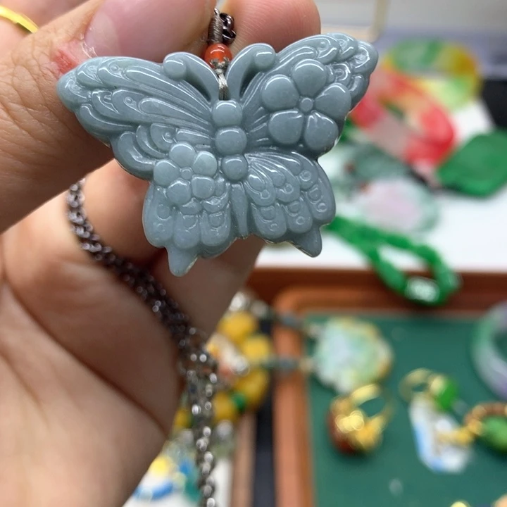 颈饰未镶嵌翡翠吊坠