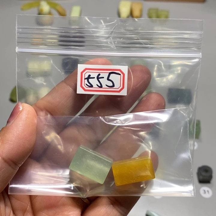 蛇纹石玉颈饰未镶嵌四*