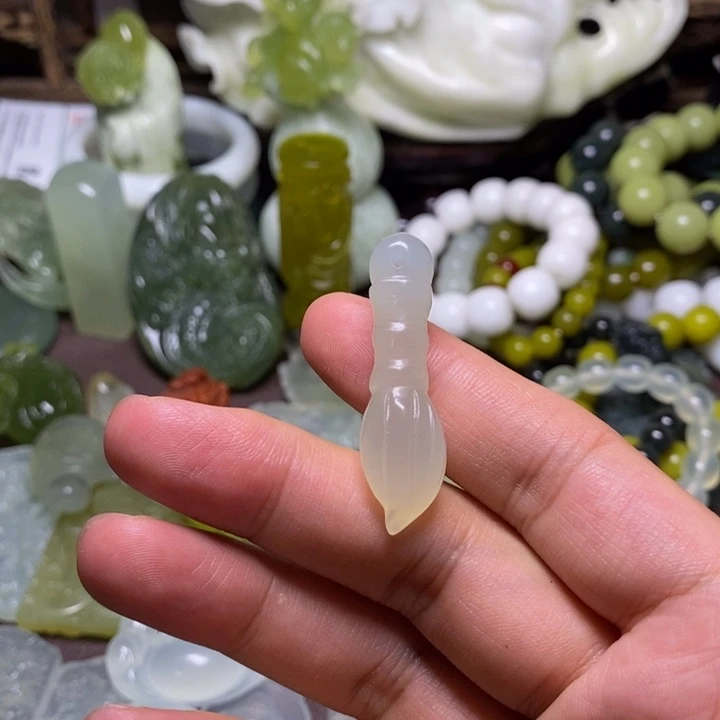 岫玉未镶嵌岫玉挂件