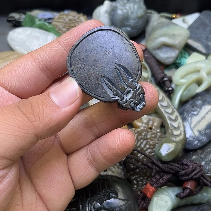 和田玉未镶嵌挂件