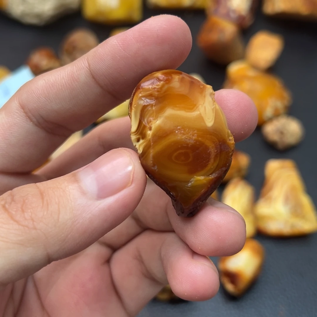 南***游定制琥珀未镶嵌蜜蜡