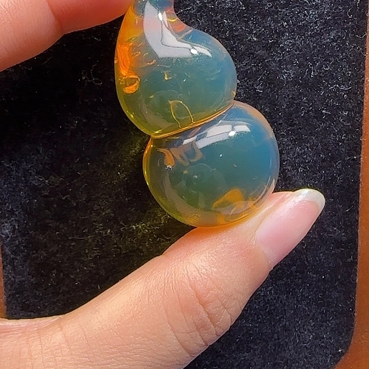 裸石琥珀未镶嵌金兰葫芦