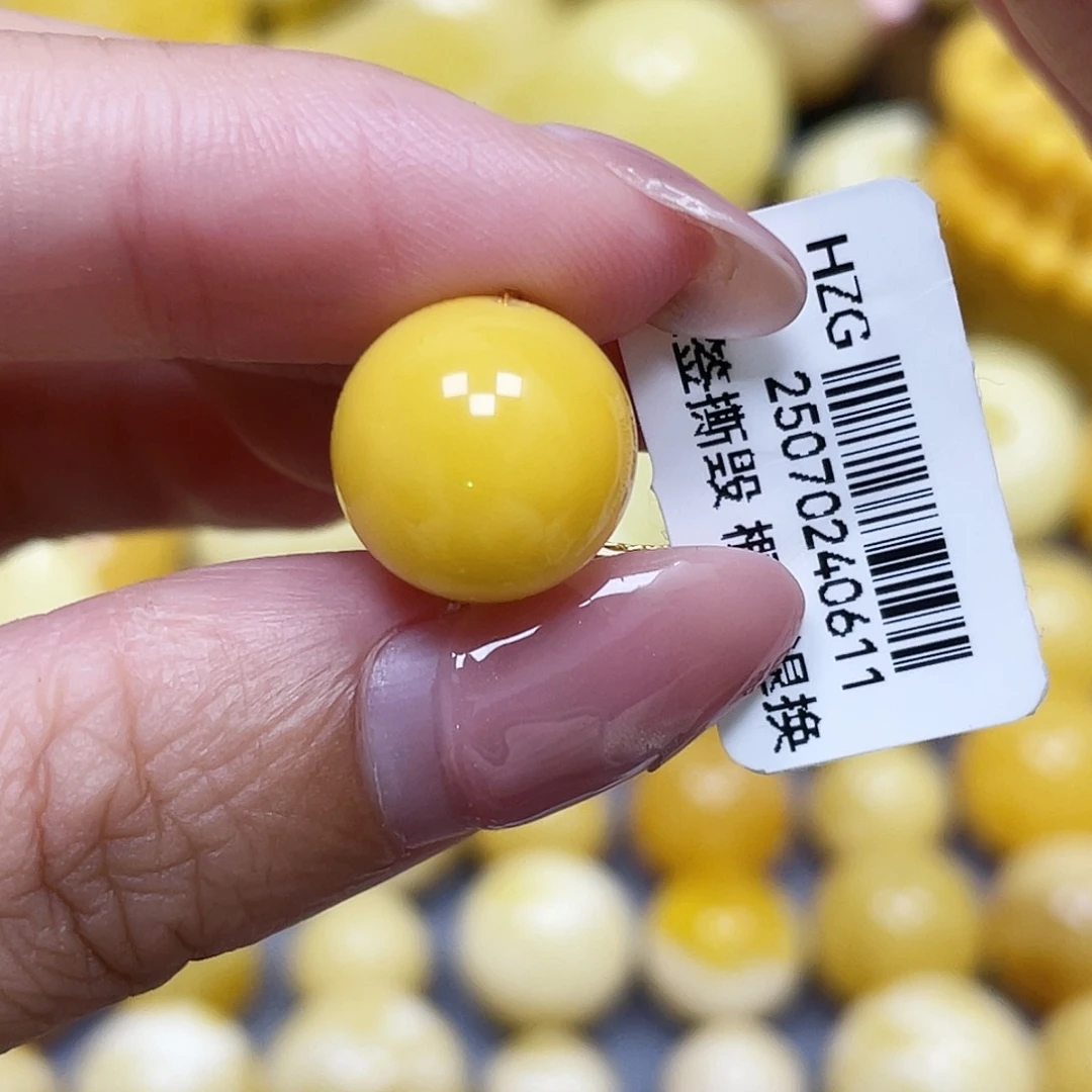 韩***韩蜜蜡未镶嵌裸石12.8mm