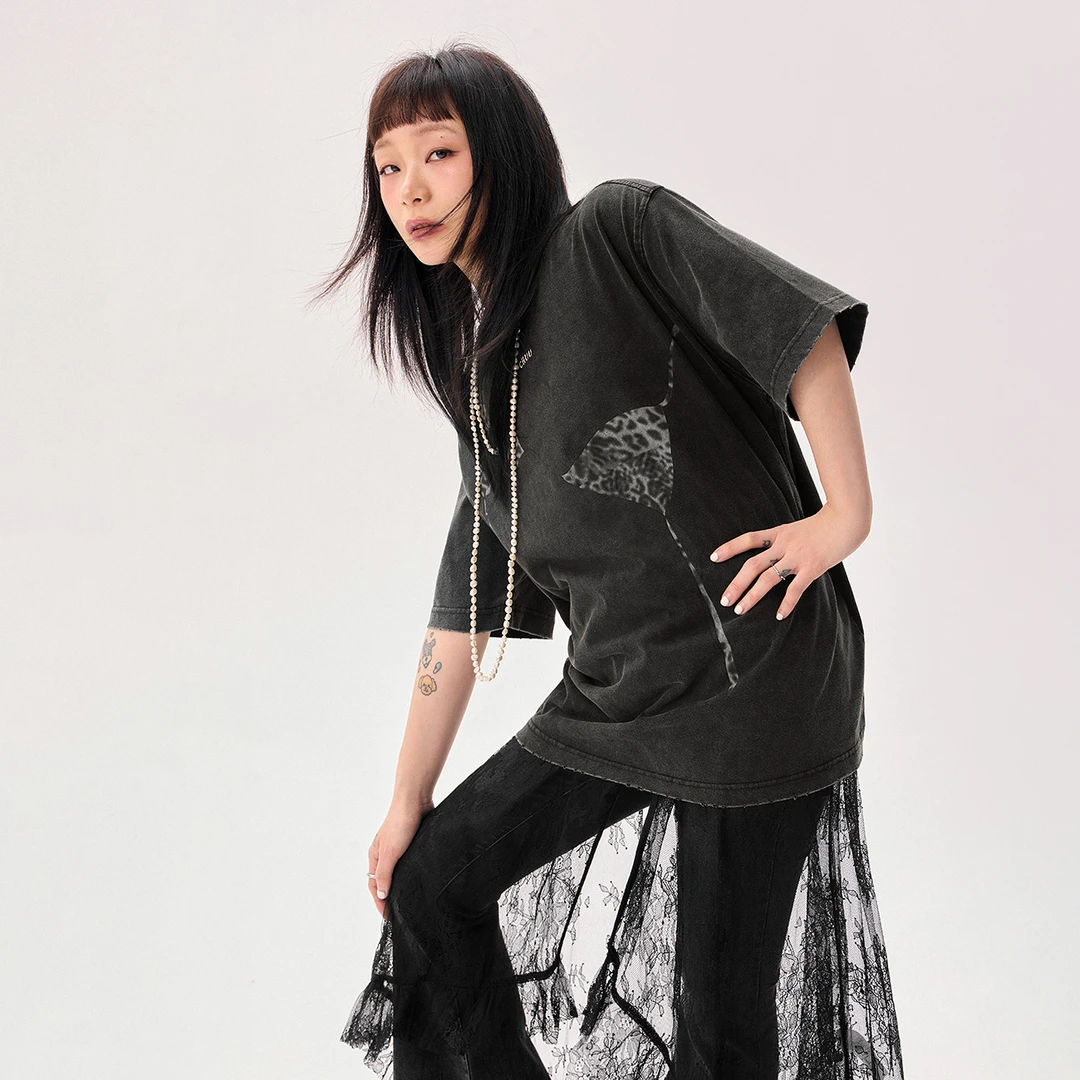 CHUU夏季女装字母刺绣设计磨破做旧风宽松套头百搭显瘦T恤