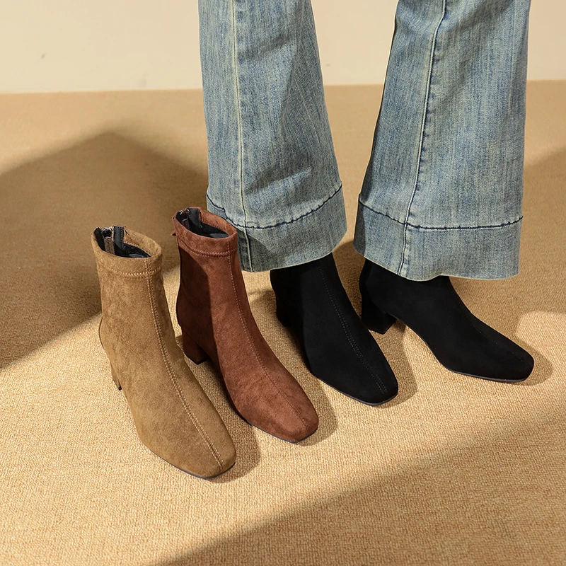 时装靴短筒英伦风平底秋冬冬季粗跟女靴女鞋方头百搭瘦瘦靴