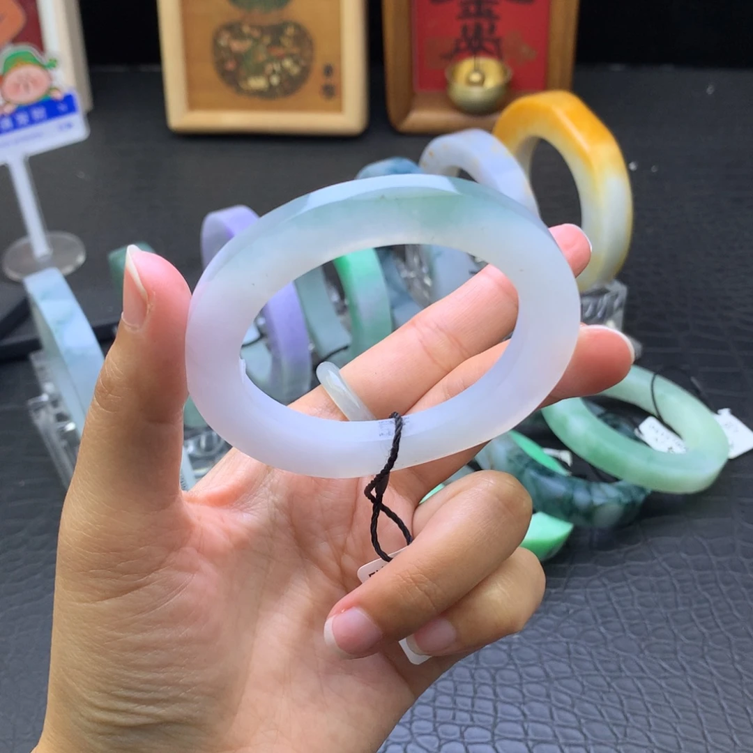 定制翡翠未镶嵌翡翠手镯