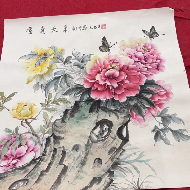 国画花鸟等图案和造型各有