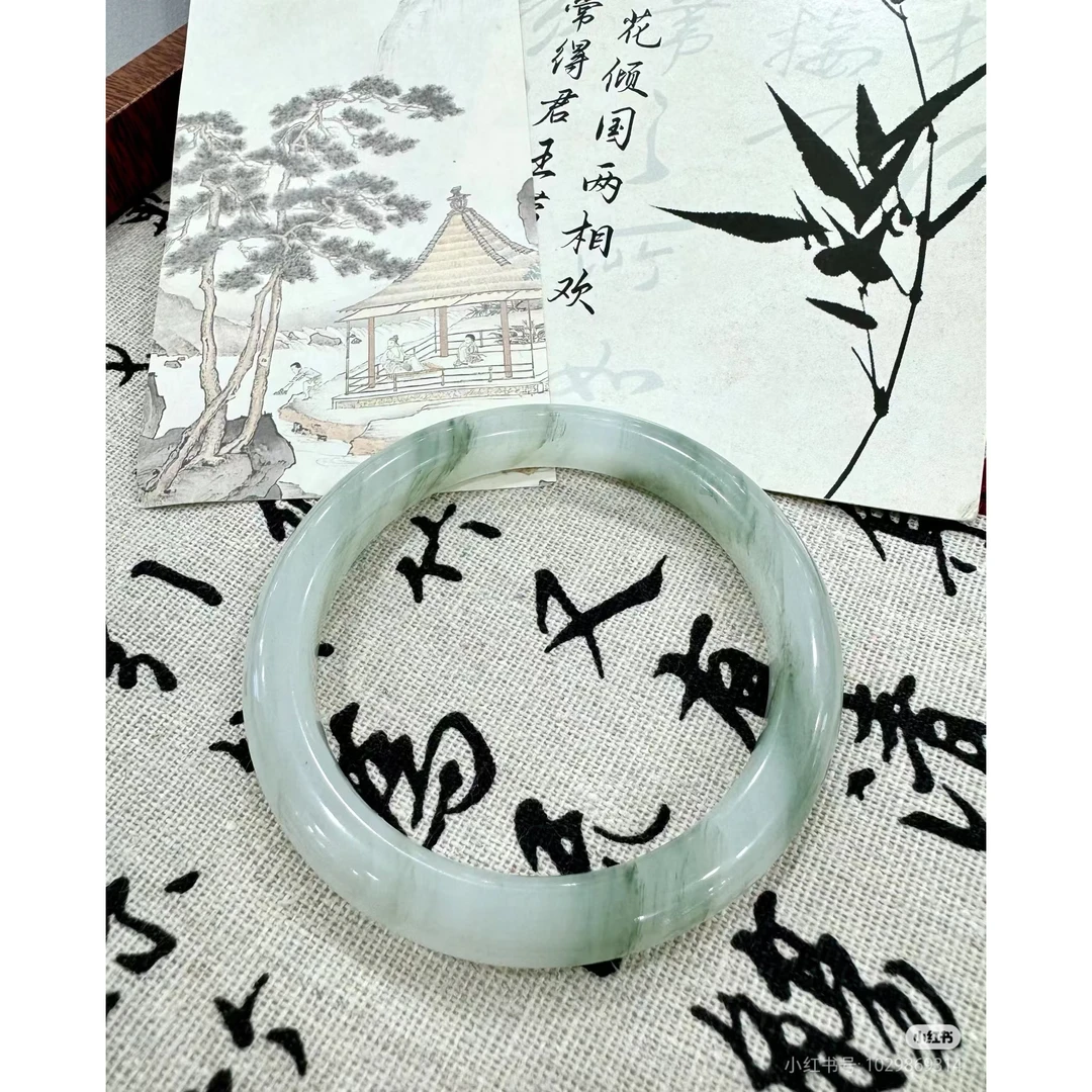 天山翠手镯石英质玉多样性发货（轻微色差，实物为准）编号：147