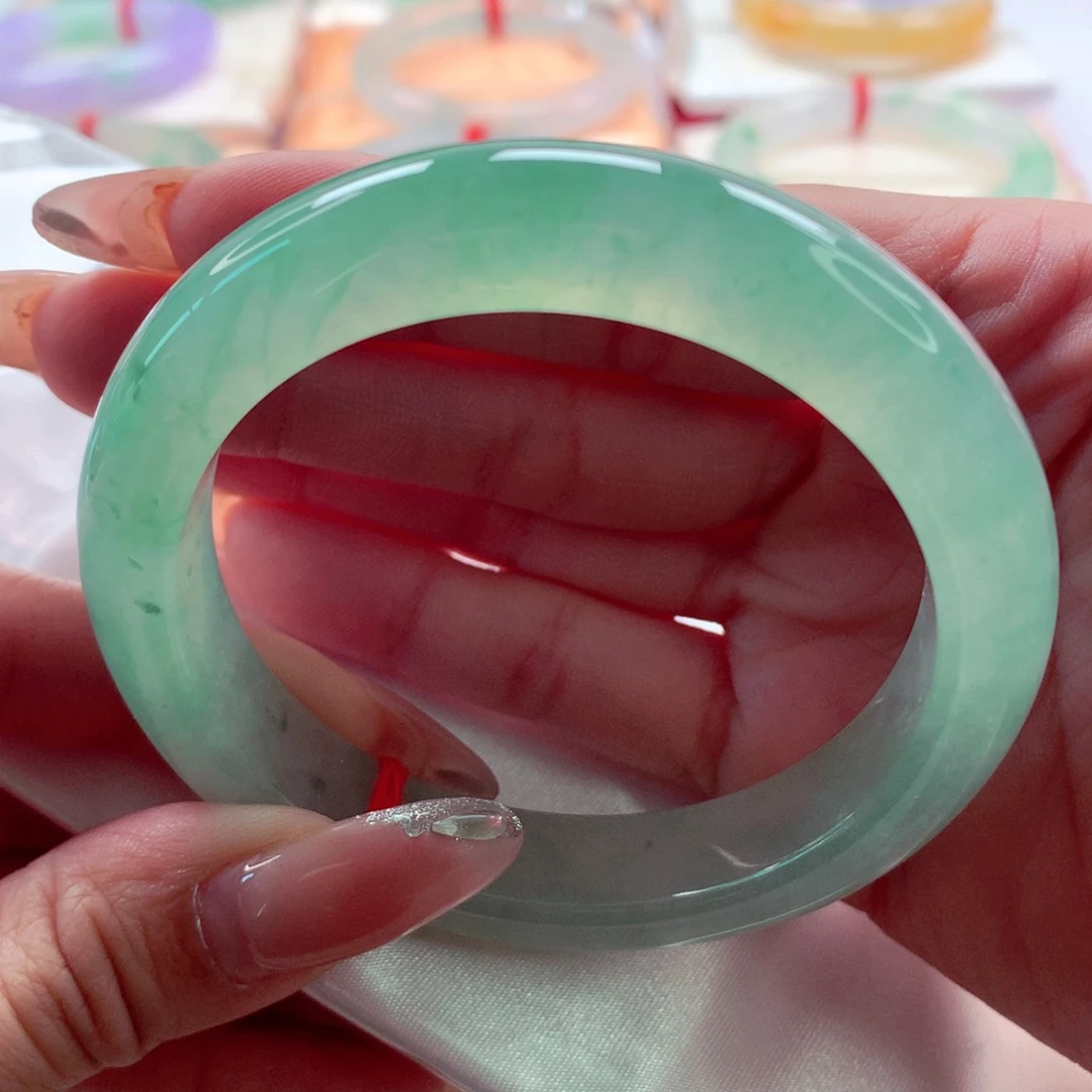 翡翠未镶嵌手镯56.4冰胶甜绿起光透亮