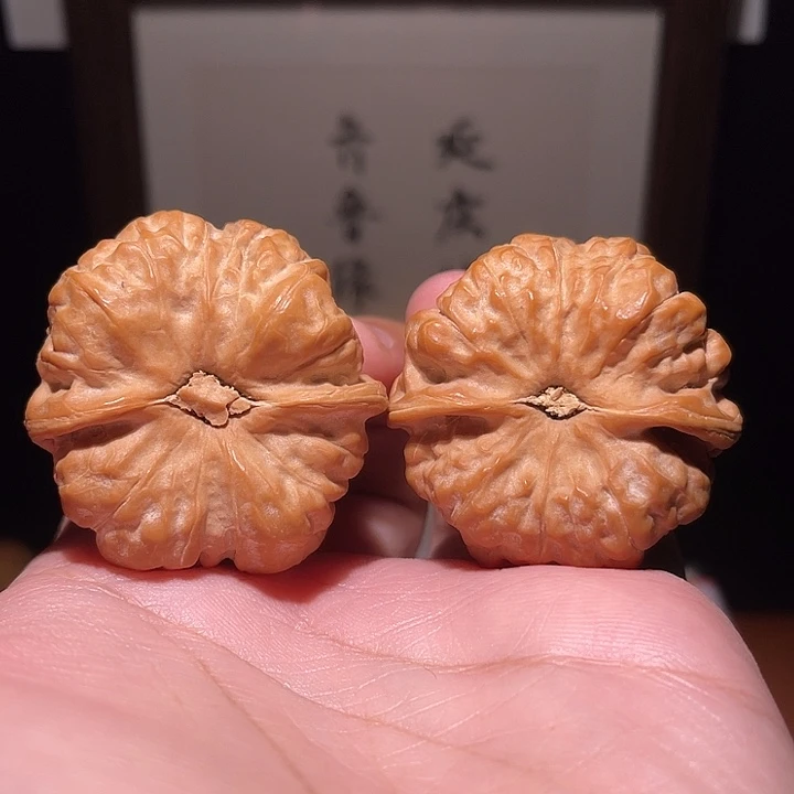 八***财把件核桃蛤蟆头