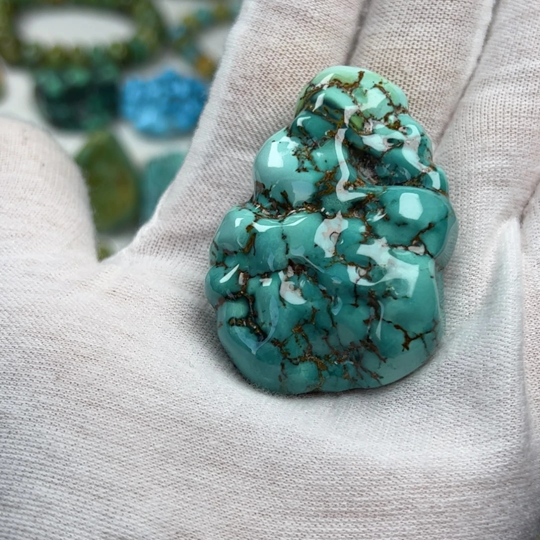 绿松石未镶嵌珠宝奇石