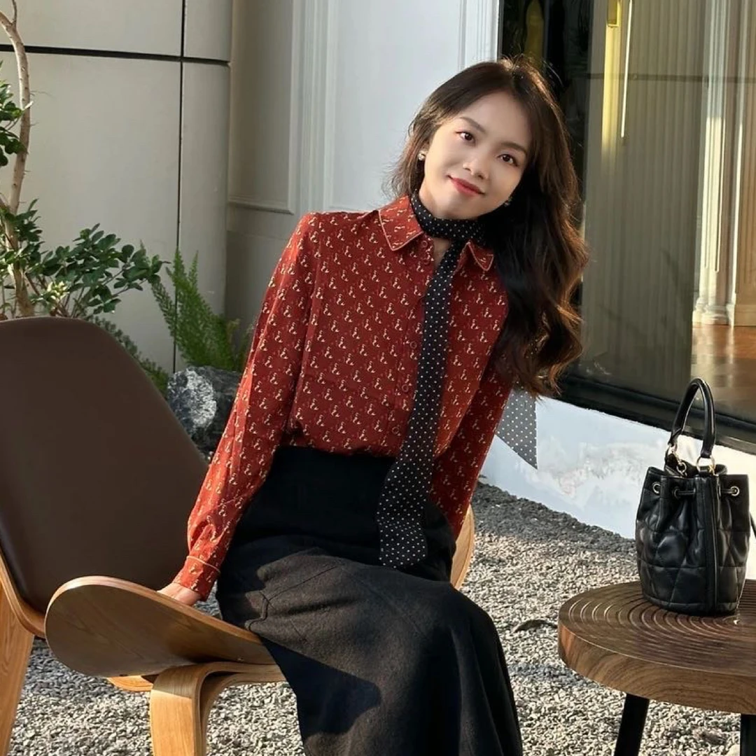 【商场同款】显瘦气质简约休闲百搭翻领红色印花长袖衬衫女130073