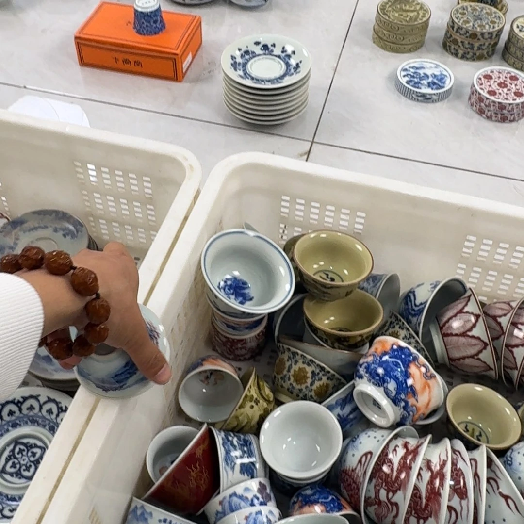 摆件陶手工手绘青花山水小压手杯